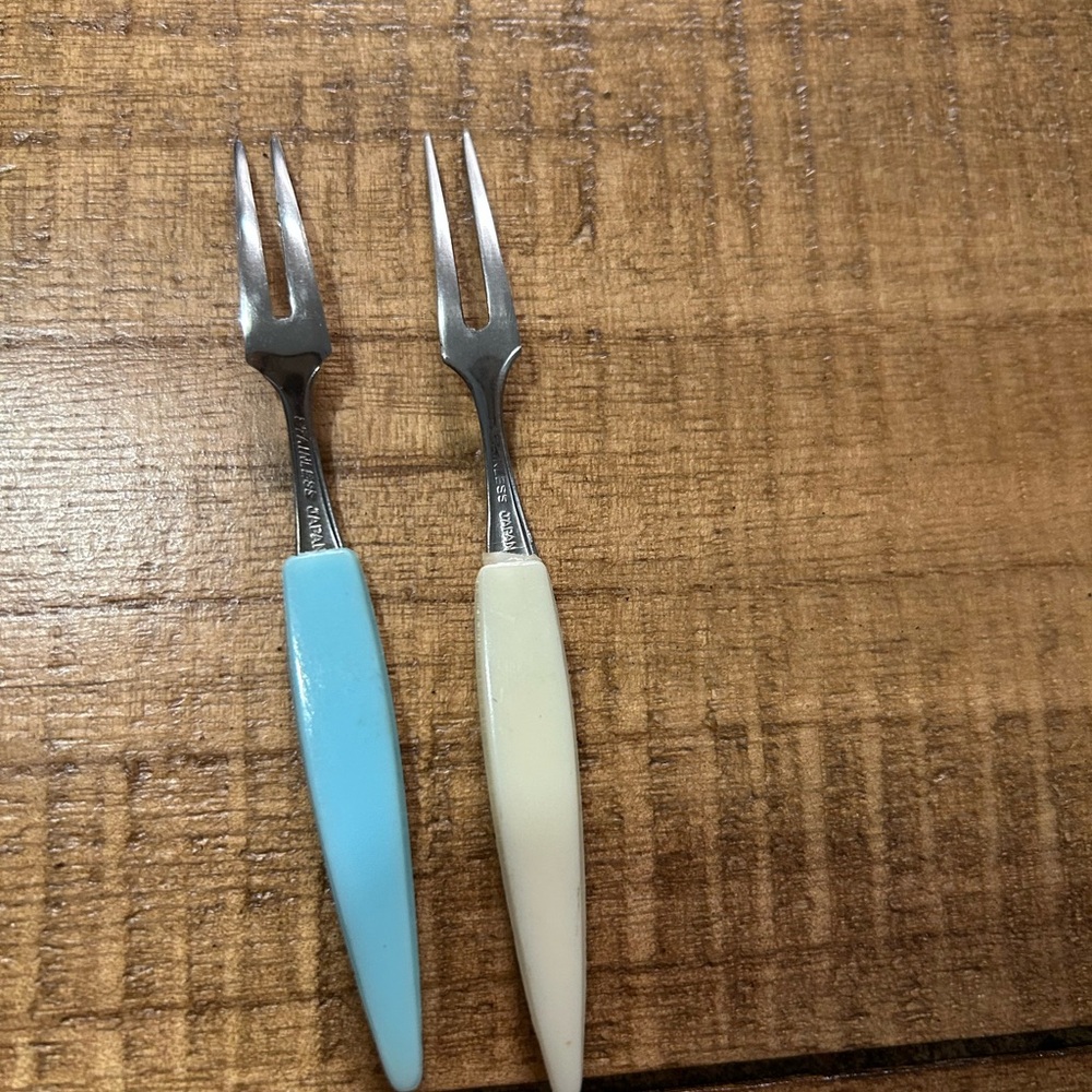 Blue and Cream Reno Fork Set - Picture 3 of 3